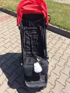 компактная коляска Mountain buggy nano V2 с красным капюшоном компактная коляска Mountain buggy nano V2